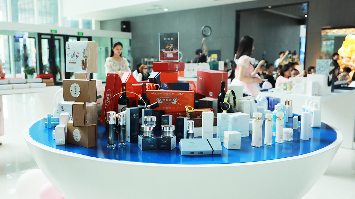 为健康而来，为美丽而生 现代化妆品的人文关怀与科技力量